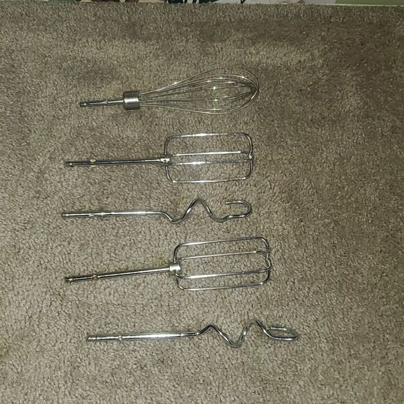 Hamilton Beach Mixer and 4 Attachments  - Hand held 6 speed and SURGE - Picture 5 of 5